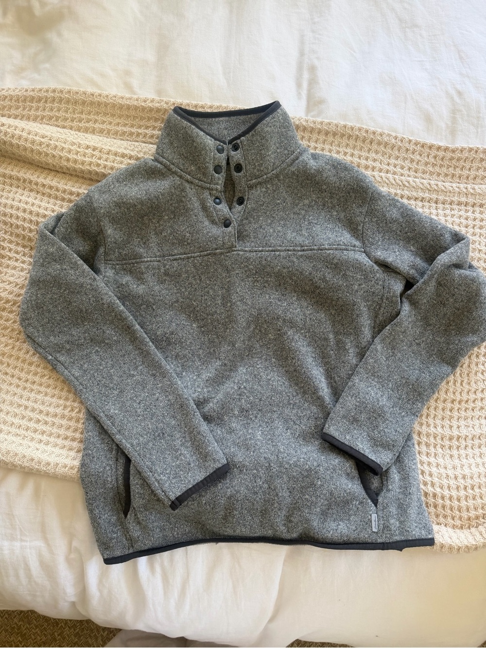 Eddie Bauer Women’s Heathered Gray  Snap Collar Fleece Pullover - Size Medium